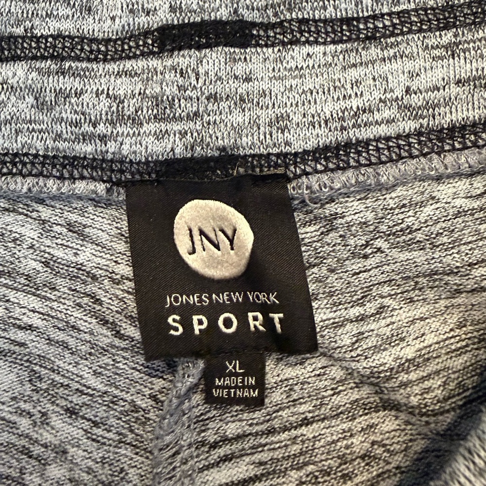 Like new! Jones NY Women’s Soft pull-on Capri Jogger Pants, loungewear. XL - Picture 5 of 6